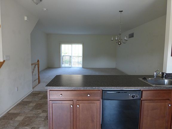 5th image of 134 Pumpkin Patch Ln