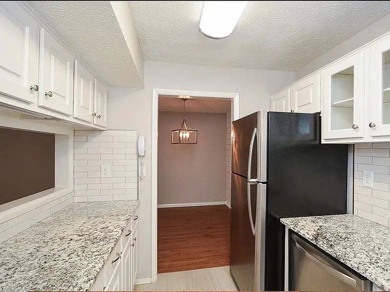 307 Park Ridge Cir #307 — Photo 17
