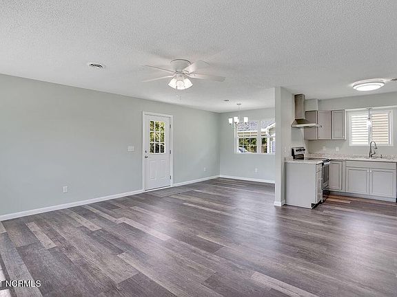 3rd image of 4576 Bald Cypress Dr SE
