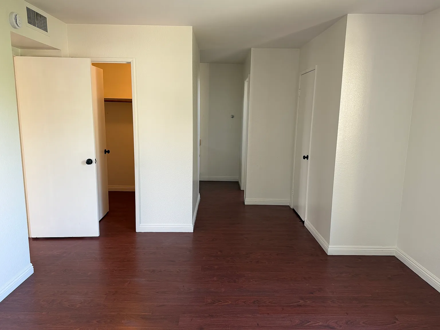 3 bed, 1226 sqft, $2,950 — Photo 2