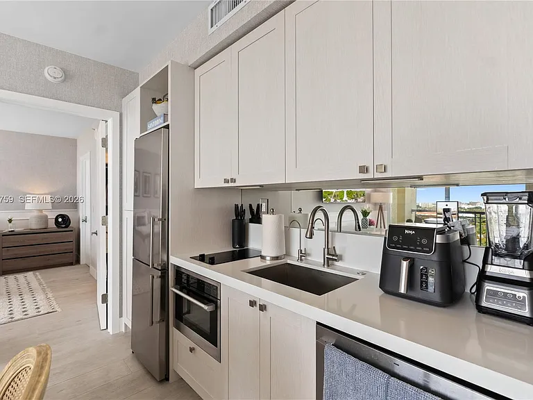 3350 SW 27th Ave #1806 — Photo 10