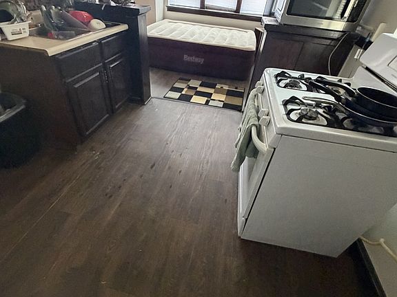 5th image of 7141 W Burleigh St