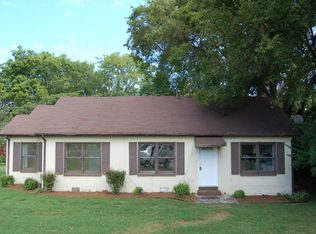 214 Campus Dr, Hendersonville, TN 37075