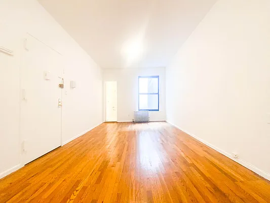 Rented by RealTegrity NY LLC | media 6