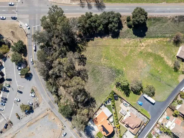 1945 N Iris Ln #13, Escondido, CA 92026