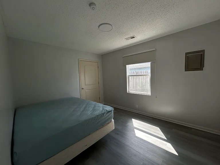 2423 Morningside Dr — Photo 6