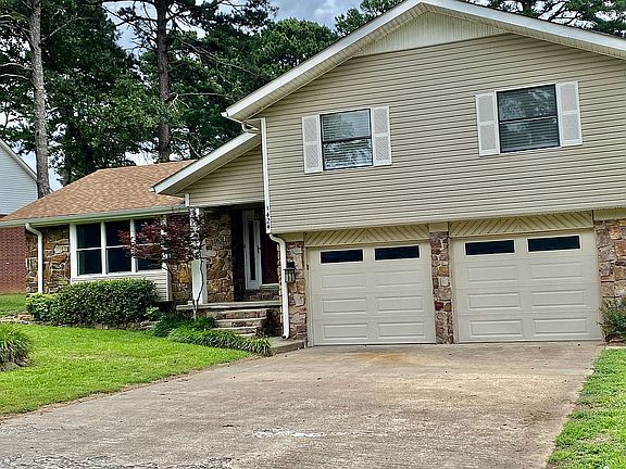2nd image of 1424 Shalimar Cir