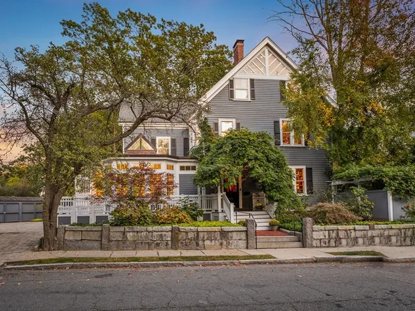 43 Larch Rd, Cambridge, MA 02138