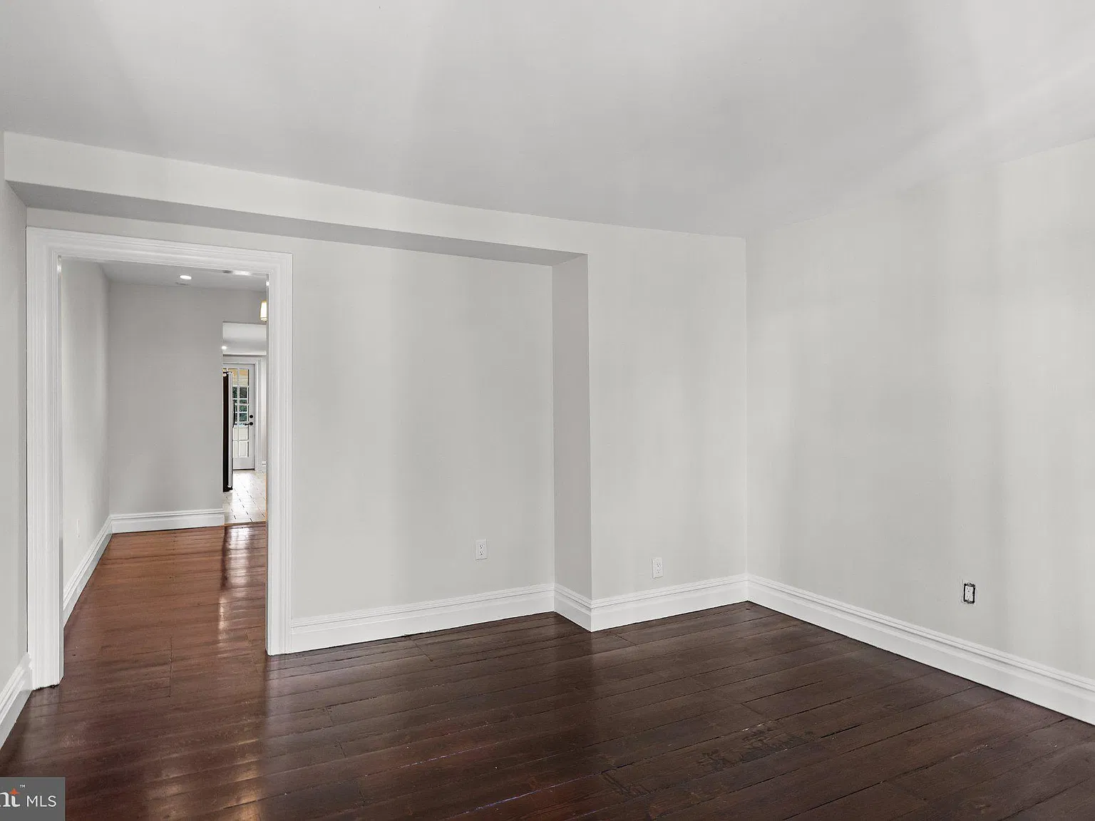 2 bed, 1.5 bath, 1275 sqft, $2,400 — Photo 4