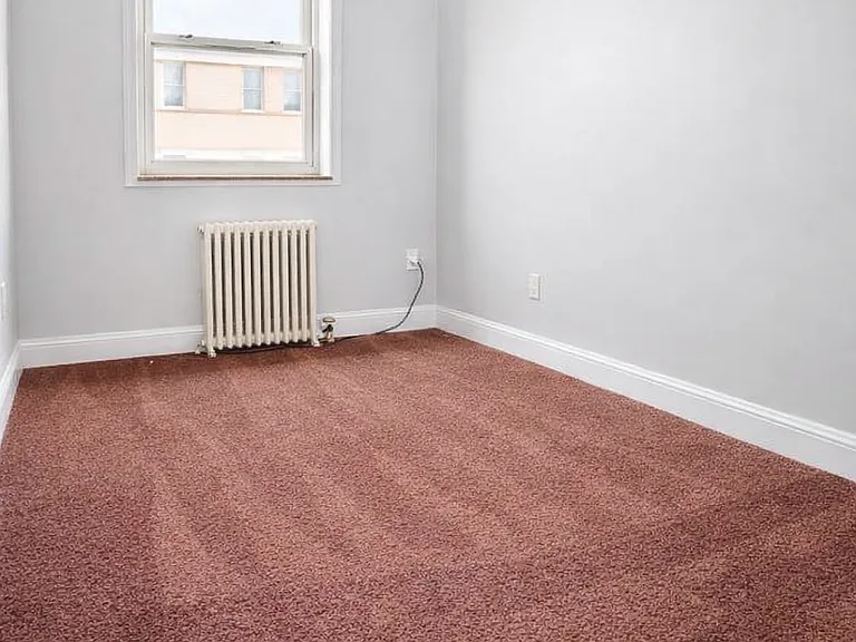 220 Hutchinson Ave — Photo 7