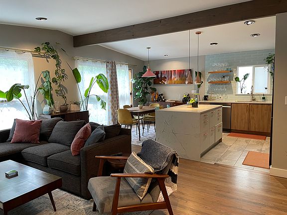 4th image of 4172 SW Orchard St