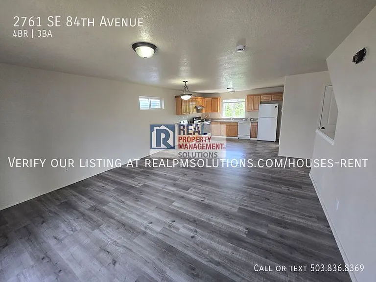 2761 SE 84th Ave — Photo 3
