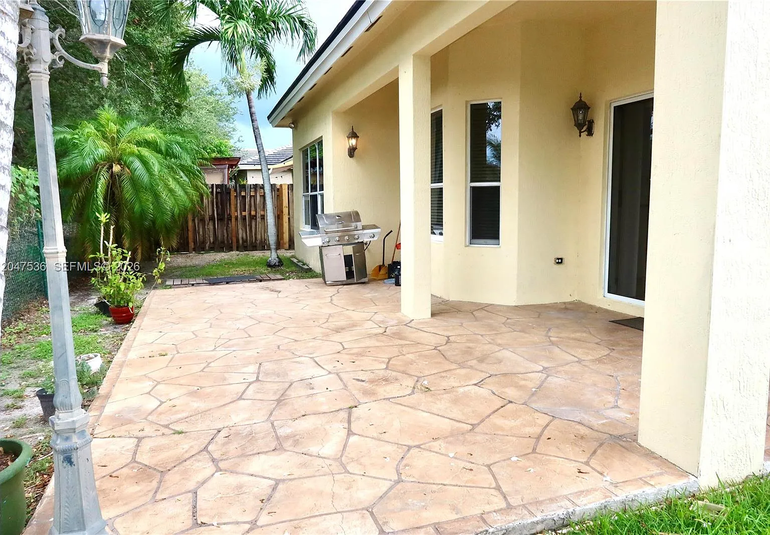 3 bed, 2.0 bath, $3,100 — Photo 2