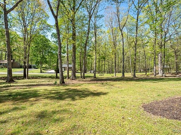 5th image of 2406 Morningview Dr