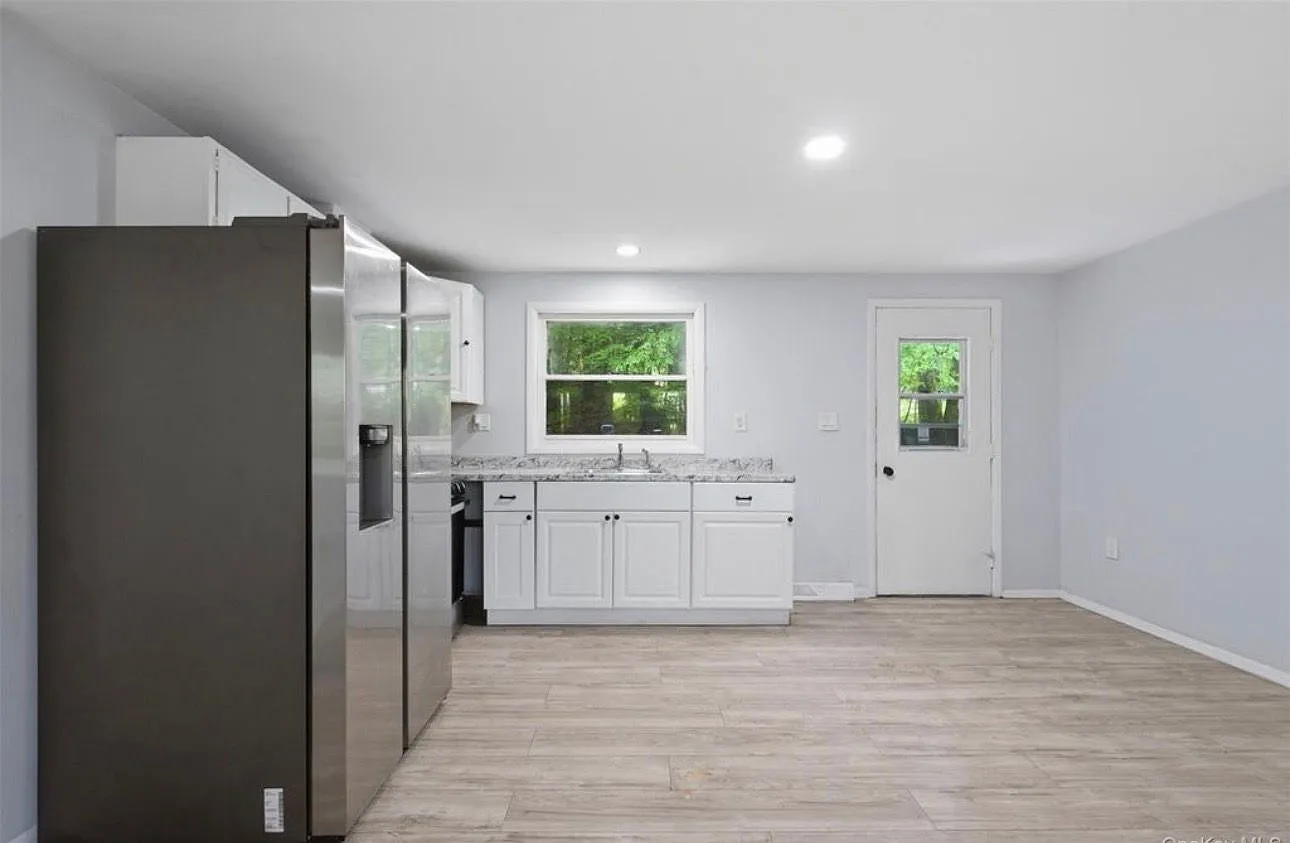 3 bed, $2,250 — Photo 4