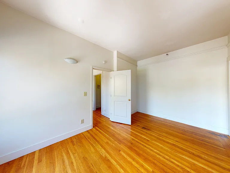 Shattuck Apartments — Photo 10