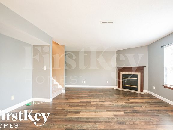 3rd image of 275 Lazy Hollow Dr