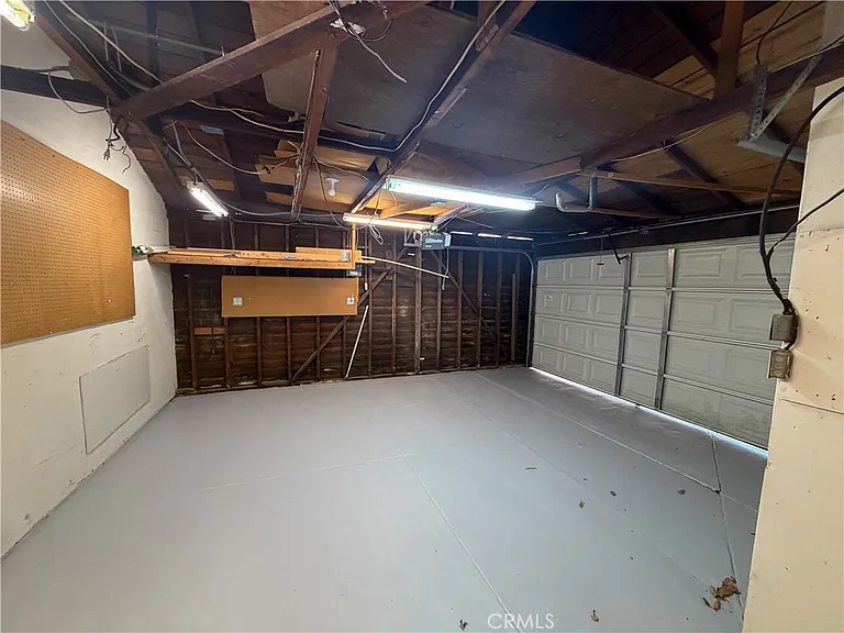 126 S Batavia St — Photo 21