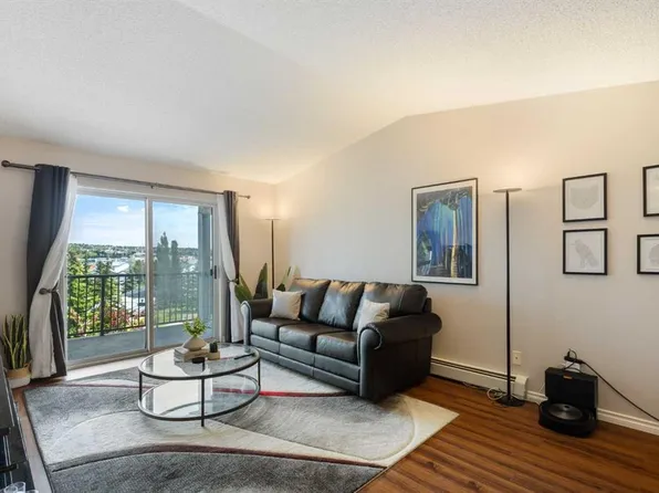 33 E Arbour Grove Close NW #413, Calgary, AB T3G 4K2