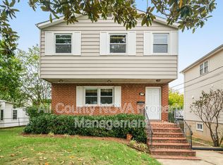 2701 1st Rd S, Arlington, VA 22204