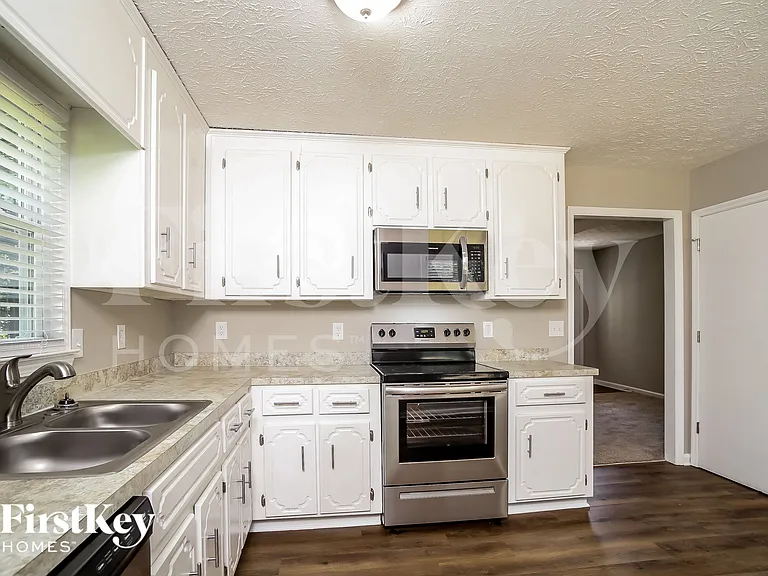 127 McWhirter Pl — Photo 8