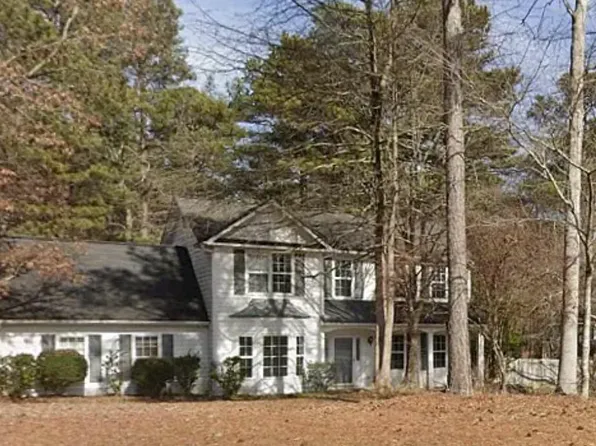 8606 Foxridge Dr, Winston, GA 30187