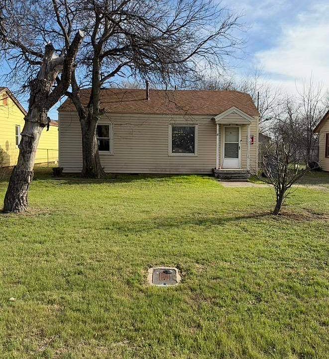 1st image of 1004 SW McKinley Ave