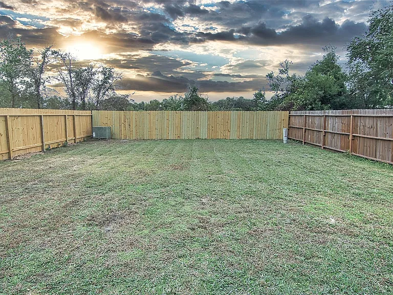 7419 Kennemer Dr — Photo 25