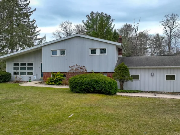 111 Circle Dr, Lock Haven, PA 17745