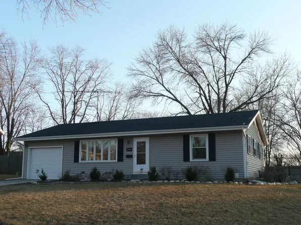 542 S 14th St, St Charles, IL 60174