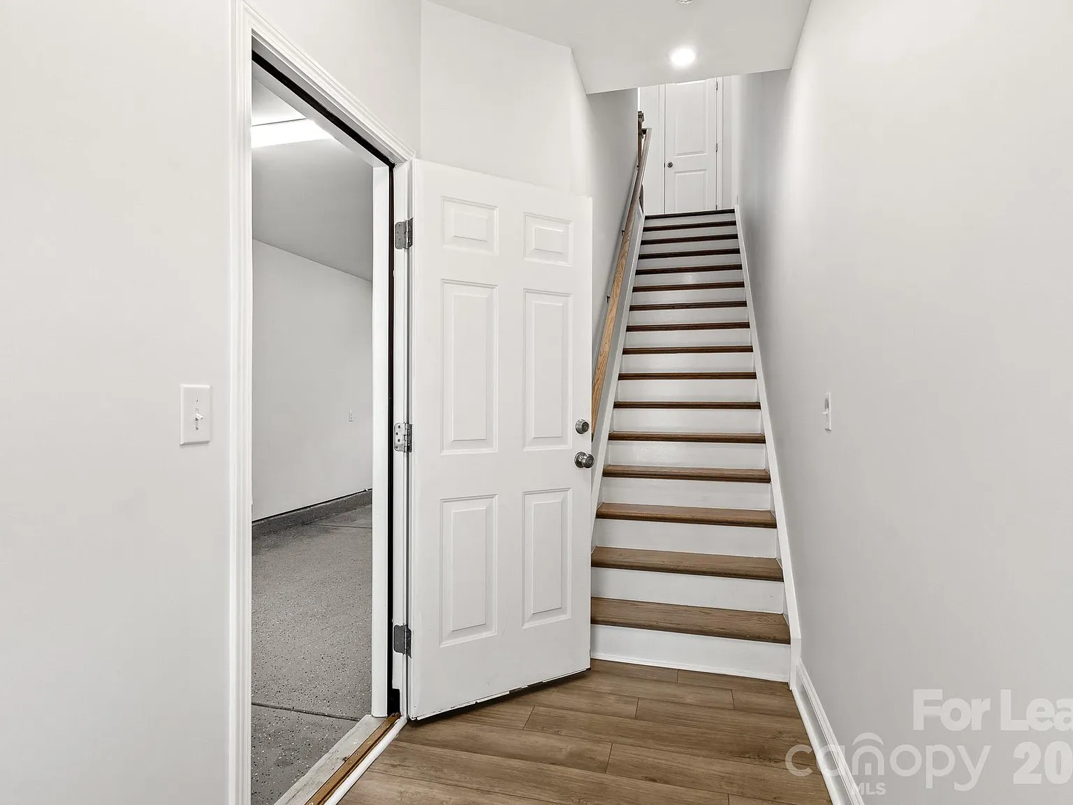 2 bed, 2.5 bath, 1414 sqft, $1,995 — Photo 4