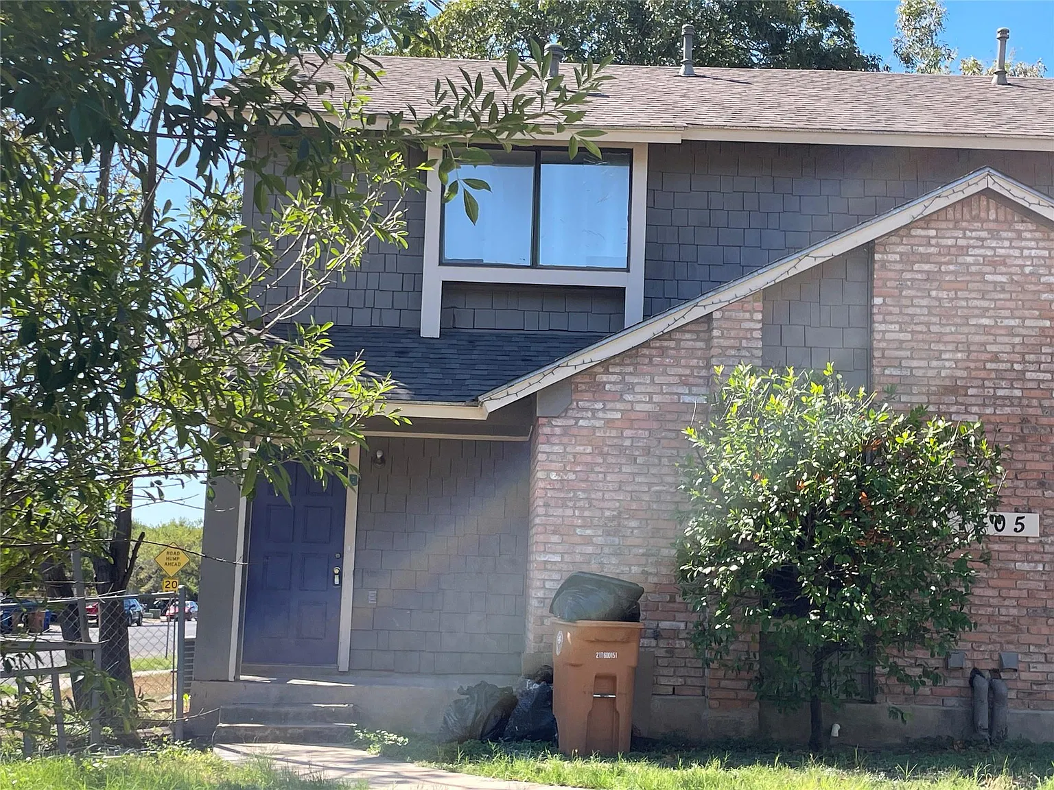 2 bed, 1.5 bath, 950 sqft, $1,395 — Photo 2