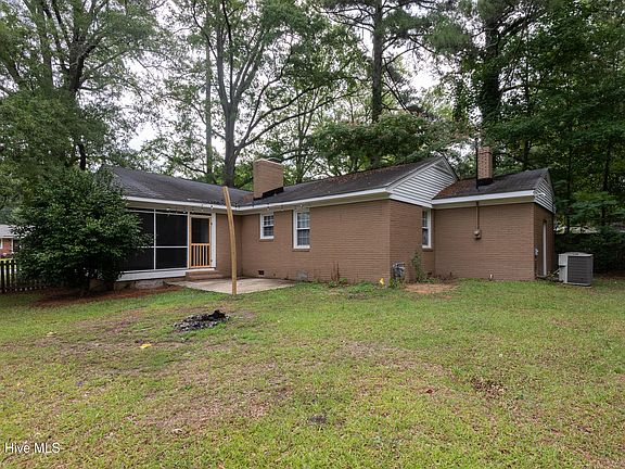 3rd image of 1719 Beaumont Drive