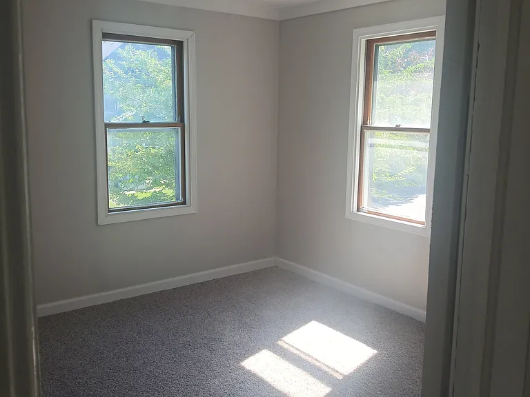 118 Avis St — Photo 10
