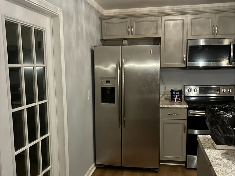 717 Sharon Dr — Photo 4