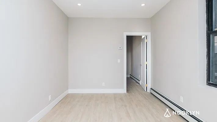 Rented by Nooklyn NYC LLC | media 9