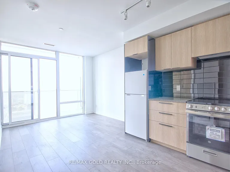 501 Yonge St #3613 — Photo 4