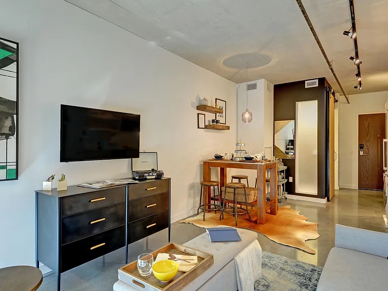 The Channel — Photo 15