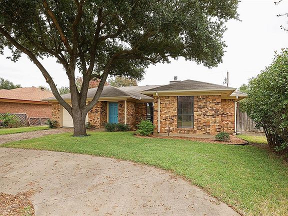 3rd image of 844 Linda Dr