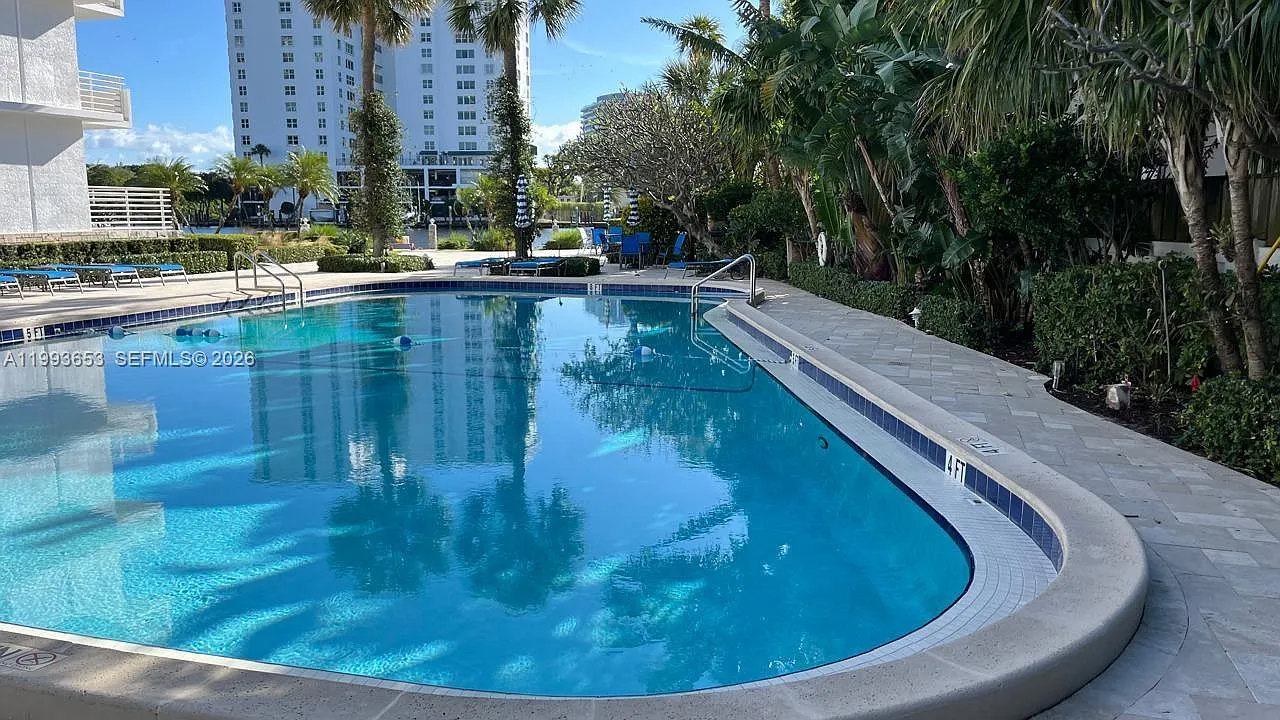 Sunrise Tower Condo — Photo 3