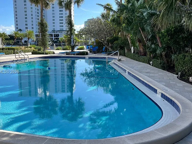 888 Intracoastal Dr #6E — Photo 3
