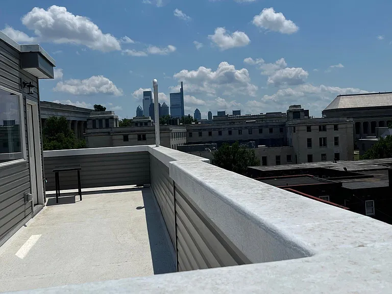 2111 W Seybert St #B — Photo 15
