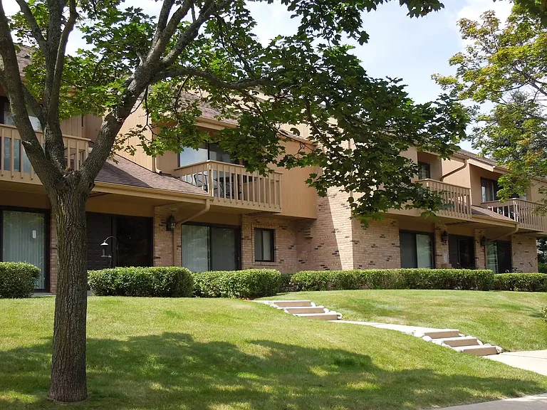 Regal Crest Village — Photo 14