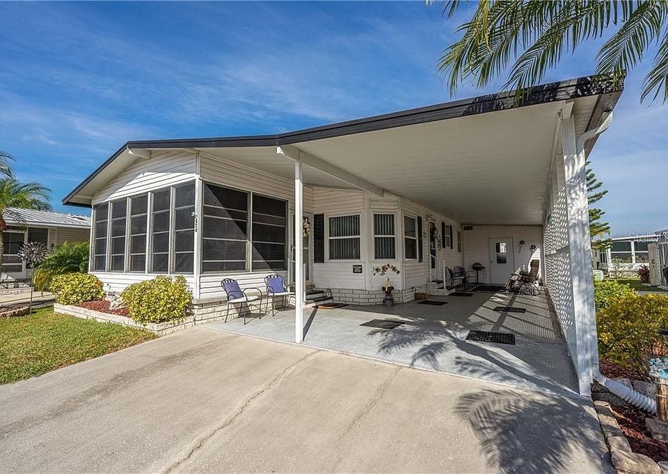 1st image of 424 Pelican Dr S
