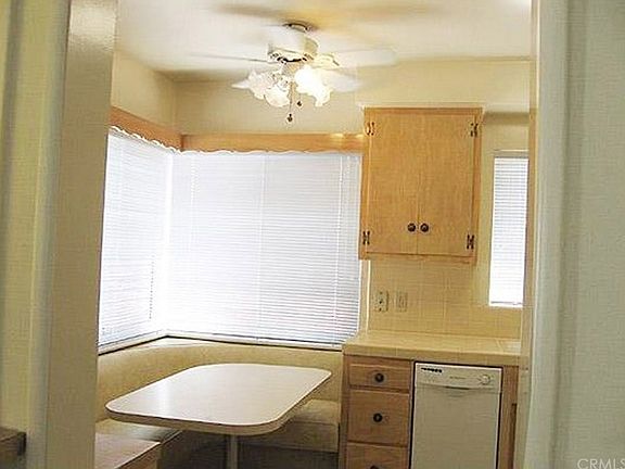 3rd image of 734 E Magnolia Blvd APT E