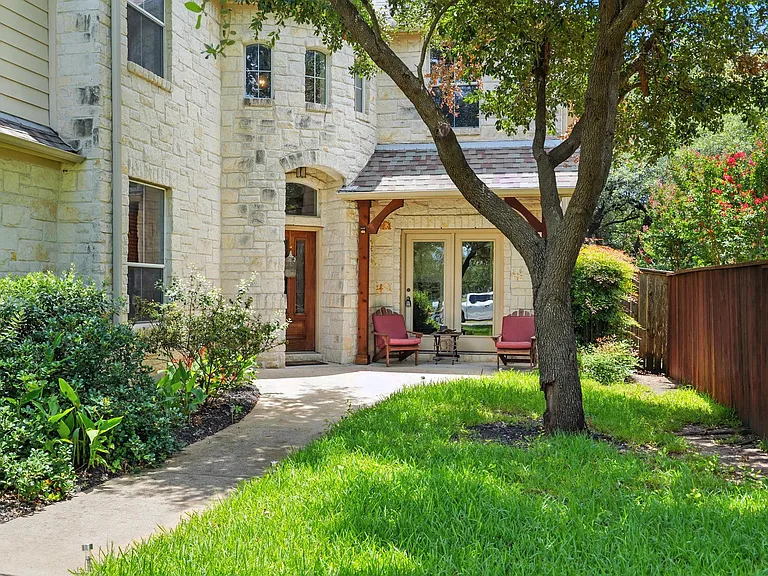 1802 Misty Ridge Dr — Photo 37