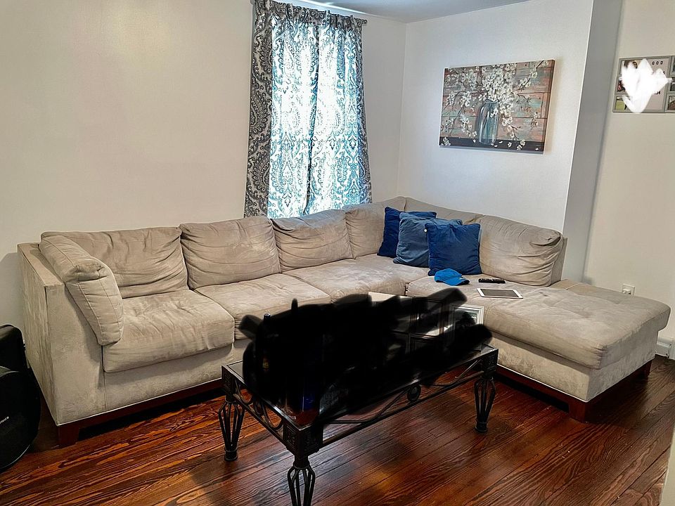 1st image of 130 N 9th Ave #3