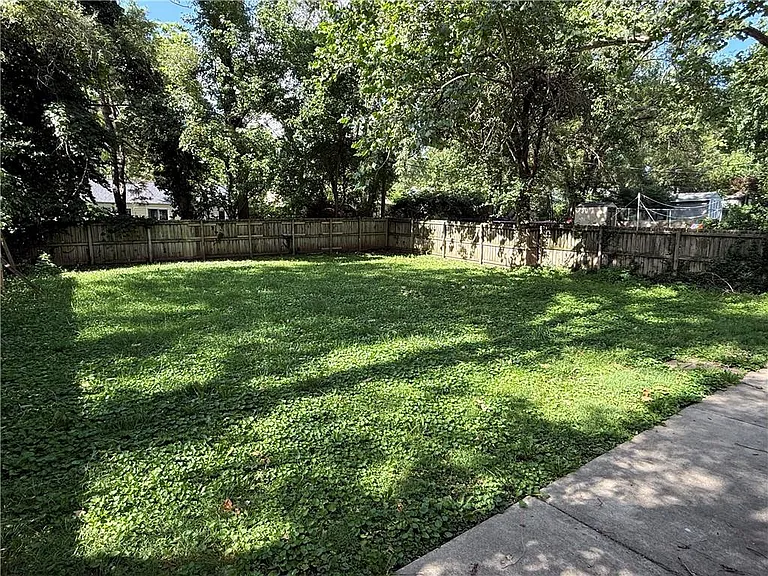 7680 Rainbow Dr — Photo 9