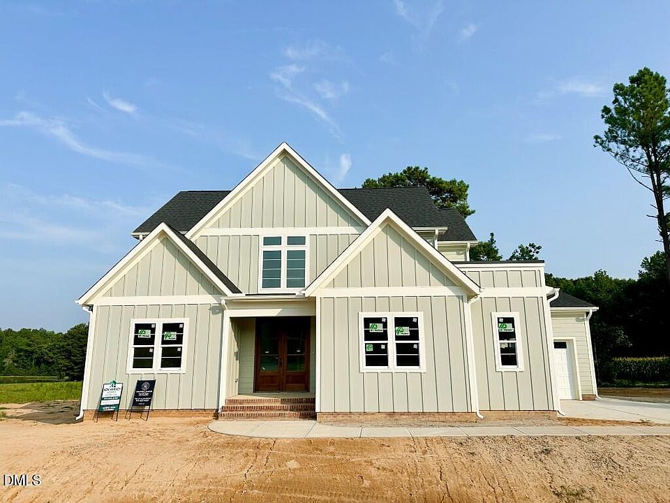 1st image of 215 Broadleaf Ln