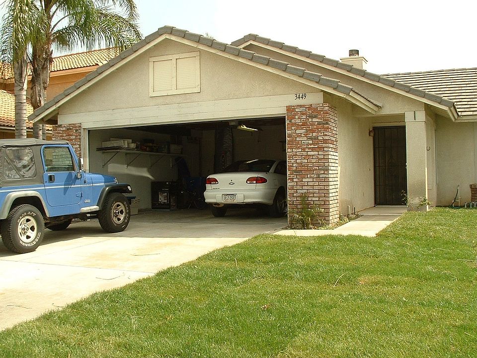 2nd image of 3449 N Orangewood Ave
